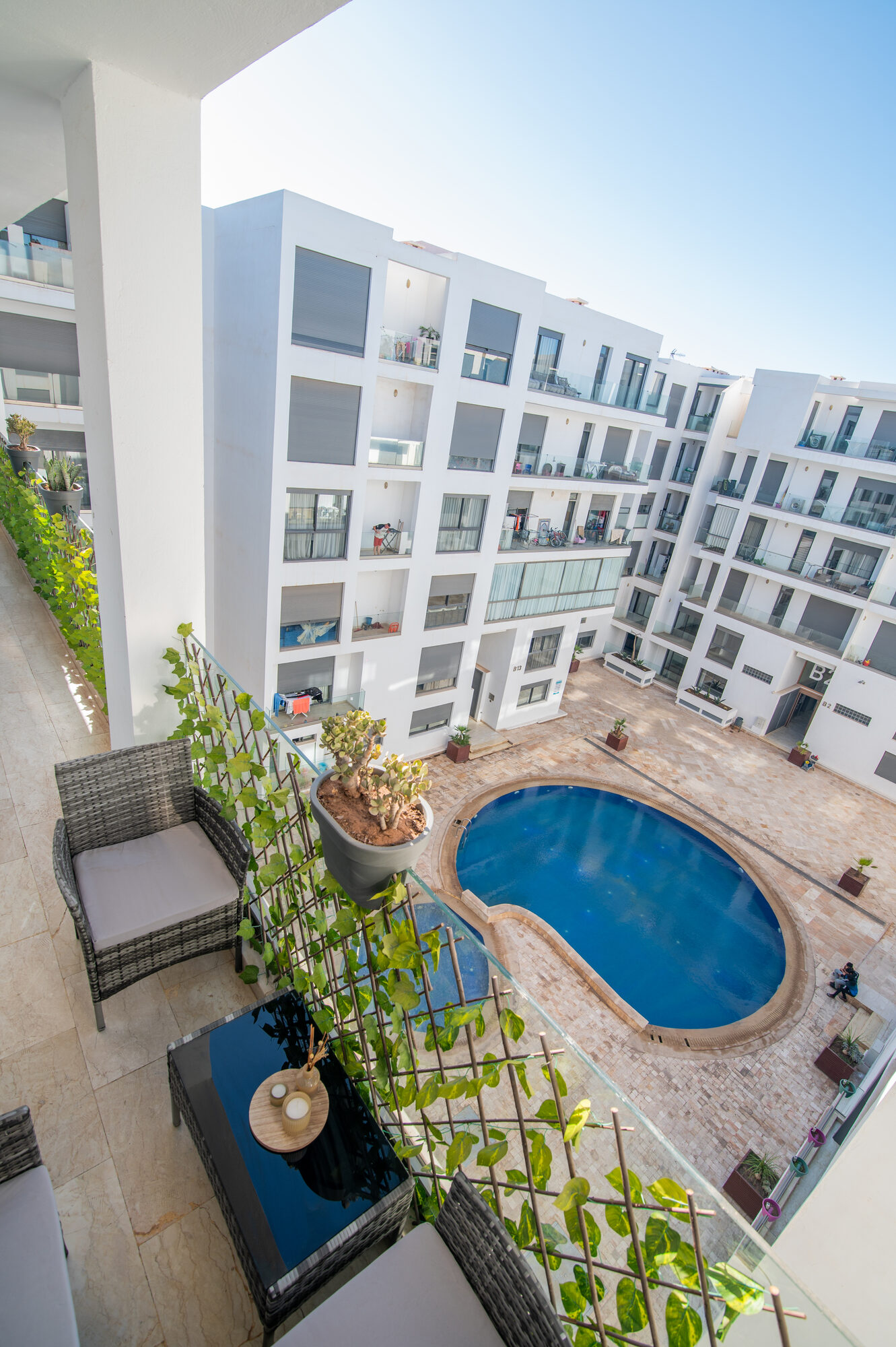 Terrasse privée, vue piscine